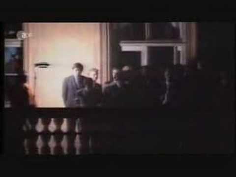 Youtube: Genscher at the German Embassy in Prague 1989