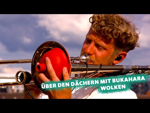 Youtube: COSMO Konzert: Über den Dächern mit ... Bukahara spielen "Wolken"