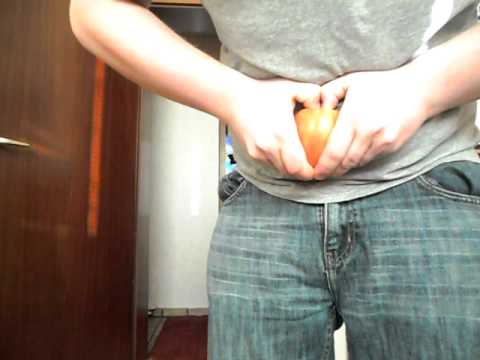 Youtube: Apfel mit Händen geteilt
