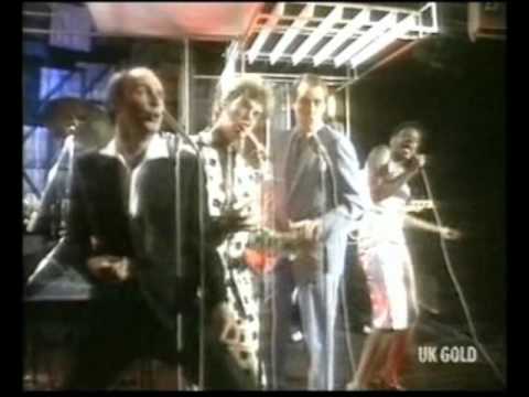 Youtube: Darts - The Boy From New York City (1978)