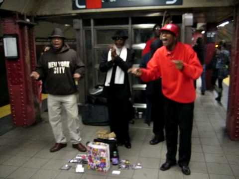 Youtube: A capella New York subway - The Lion Sleeps Tonight