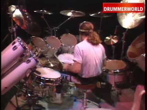 Youtube: Simon Phillips - Drum solo