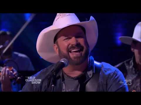 Youtube: Garth Brooks sings "Friends In Low Places" Live Concert Performance Nov 2019 HD 1080p