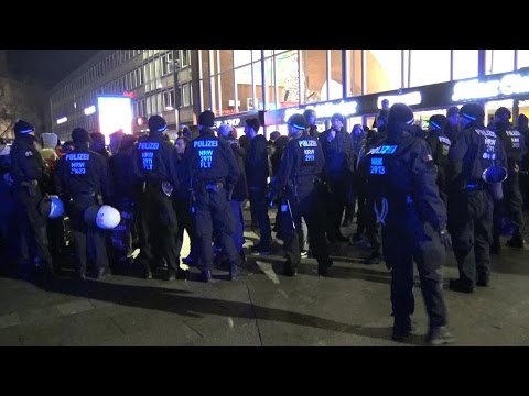 Youtube: Silvester 2016/17 in Köln - 1700 Kontrollen - 900 Platzverweise - 29 Gewahrsamnahmen + O-Töne