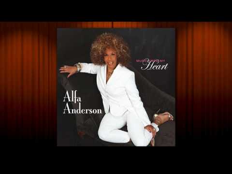 Youtube: Alfa Anderson (Chic's first vocal) - Perfectly Chic 2017