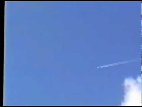 Youtube: tandem jets spraying chemtrails, Blue Beam / hologramme