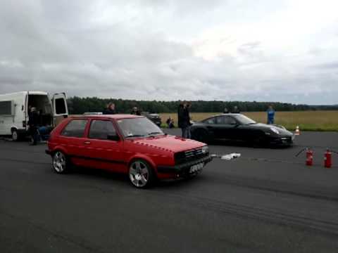 Youtube: Porsche 911 Turbo 440 HP vs Golf 2 ~ 500 HP