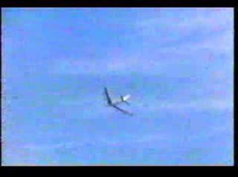 Youtube: Boeing 707 roll by Test Pilot Tex Johnson
