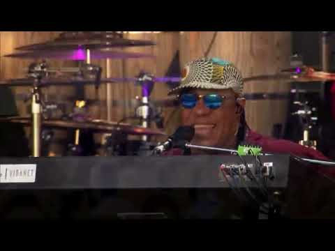 Youtube: Stevie Wonder - Isn't She Lovely (Hyde Park 2016)