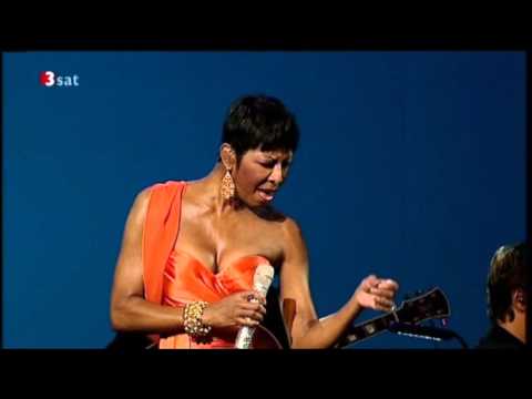 Youtube: Natalie Cole - Autumn Leaves (2009 Switserland)