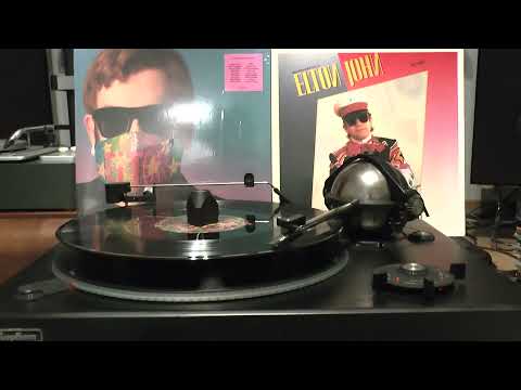 Youtube: VINYL HQ, ELTON JOHN & DUA LIPA, Cold, cold hart / Soviet Russian Korvet 038S turntable + tube stage