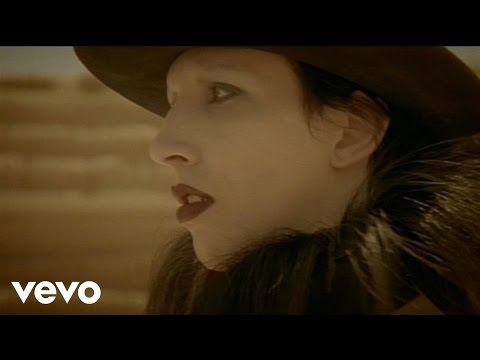 Youtube: Marilyn Manson - Man That You Fear