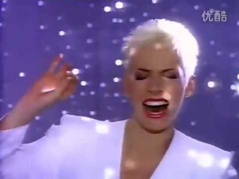 Youtube: Annie Lennox & Al Green - Put A Little Love In Your Heart [HQ]