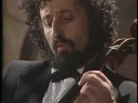 Youtube: Bach - Cello Suite No.1 i-Prelude