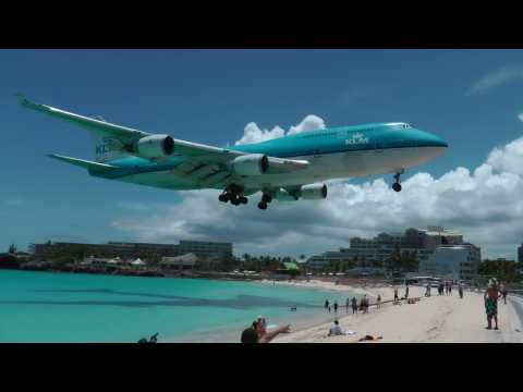 Youtube: St. Maarten KLM Boeing 747 landing (1080p)