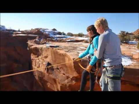 Youtube: silly boy pushes girlfriend over cliff...dummer Junge schubst Freundin über Klippe