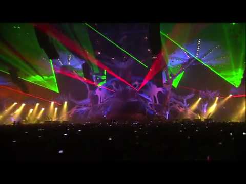 Youtube: JDX feat. Sarah Maria - Live The Moment (Qlimax 2009 preview Video-Cut)