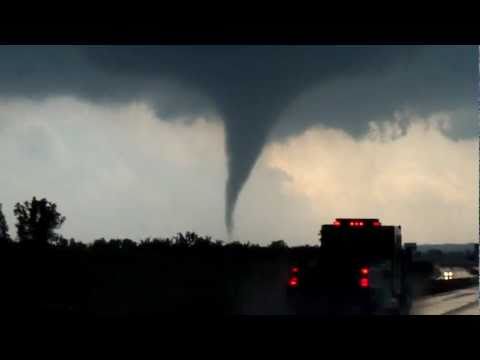 Youtube: Chickasha OK Tornado May 2011 - Funnel Cloud Forming