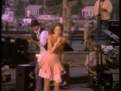 Youtube: Carly Simon - Nobody Does It Better - The Spy Who Loved Me