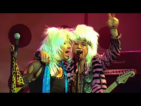 Youtube: Red Hot Chili Peppers - Dani California [Official Music Video]