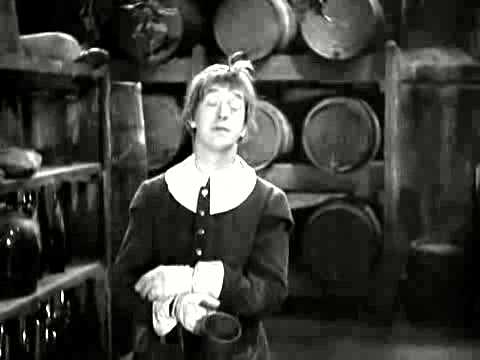 Youtube: Laurel & Hardy - De wijnkelder