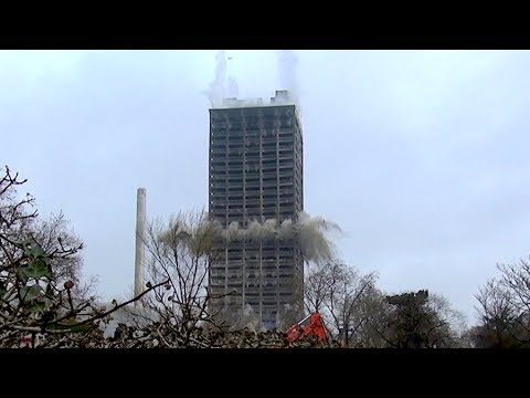 Youtube: Sprengung AfE-Turm / Uniturm Frankfurt am Main inkl. Zeitlupe (02.02.2014)