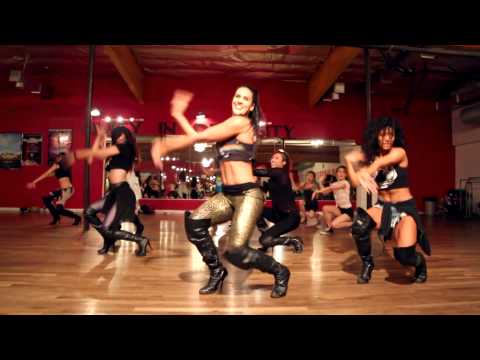 Youtube: APPLAUSE-Lady Gaga-HOTTIE HEELS-Michelle Maniscalco