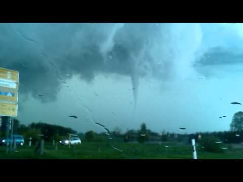 Youtube: 05.05.2015 Tornado in der Nähe von Rampe, M-V