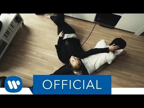 Youtube: Alexa Feser - Mehr als ein Lied (offizielles Video)