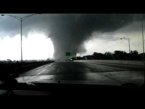 Youtube: F5 Tuscaloosa tornado
