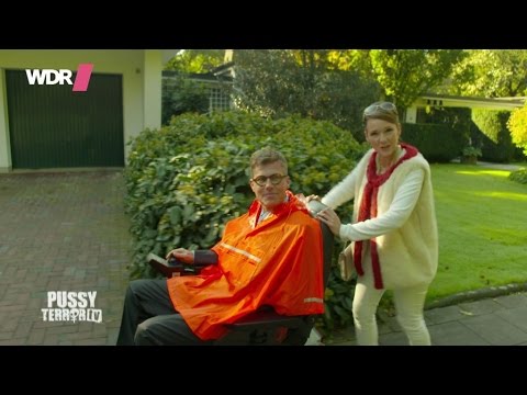 Youtube: Veronika Rodcke und der Behinderte - PussyTerror TV