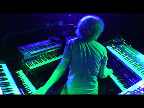 Youtube: Jan Hammer - Crockett's Theme (live by Kebu @ Dynamo)