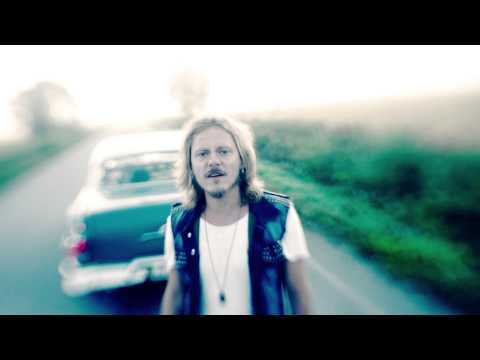 Youtube: Jonne Aaron - Yksin (virallinen musiikkivideo)
