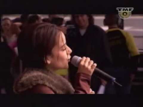 Youtube: Alizee - Moi Lolita (Live In Amsterdam)