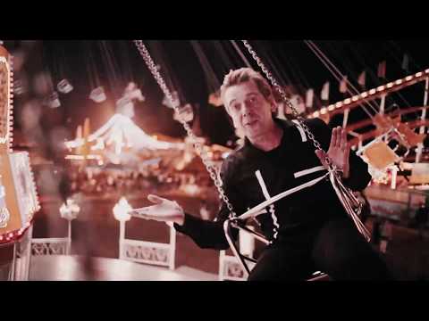 Youtube: Die Toten Hosen // Spontanes Konzert im Uerige​-Zelt auf der Düsseldorfer Rheinkirmes.