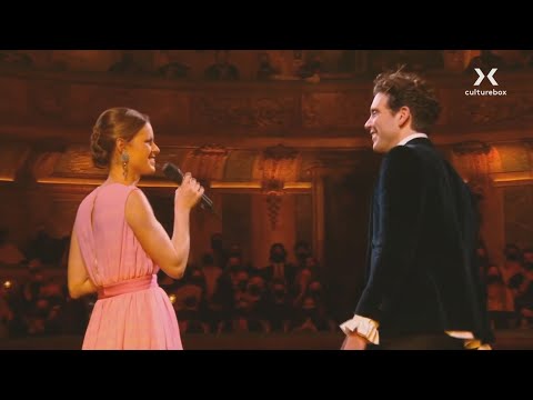 Youtube: MIKA - Happy Ending (Concert à l'Opera Royal de Versailles)
