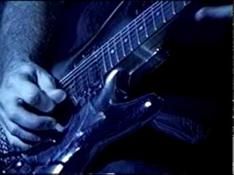 Youtube: Joe Satriani Flying in a blue dream