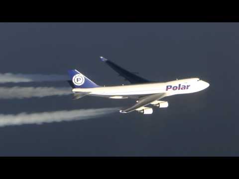 Youtube: Polar B744 Cruizn FL340 Contrail