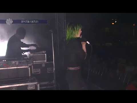 Youtube: Crystal Castles - Their Kindness Is Charade (Lollapalooza 2017)
