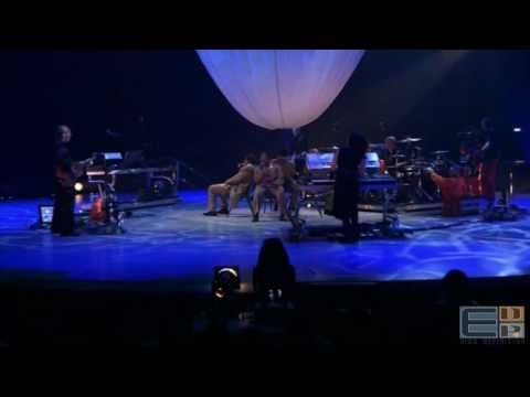 Youtube: PETER GABRIEL - Sky Blue - live