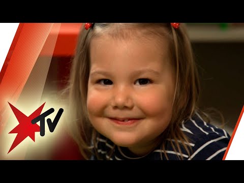 Youtube: Laufen dank 1,9-Millionen-Spritze? Hannah (3) macht Fortschritte! | stern TV