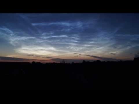 Youtube: Nachtleuchtende Wolken / noctilucent clouds (Harpstedt, 03./04.07.2014)