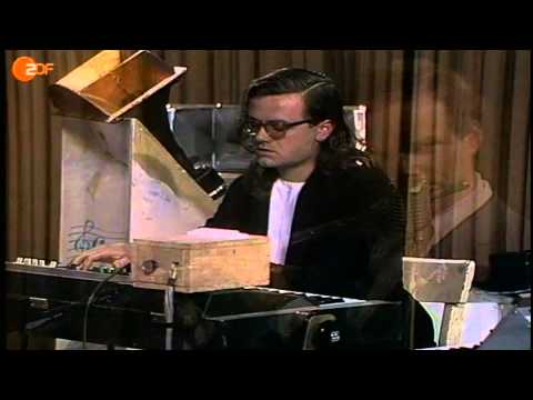 Youtube: Kraftwerk mit "Tanzmusik" 1973 im ZDF-aspekte-Studio