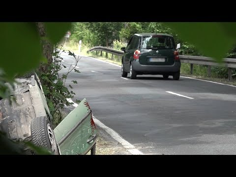 Youtube: Unfall-Test: Erschreckend wenig Autofahrer halten an und leisten Erste Hilfe