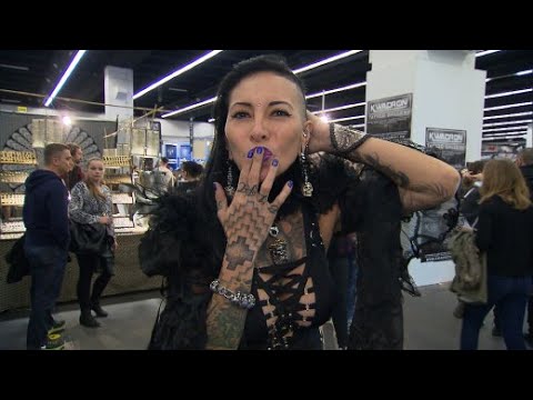 Youtube: Schön und schmerzhaft: Deutschlands größte Tattoo-Messe | SPIEGEL TV