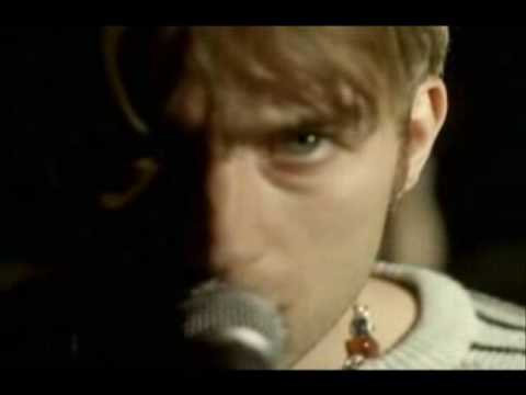 Youtube: Damon Albarn - Closet Romantic