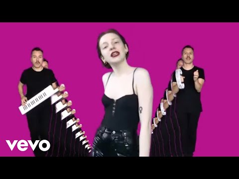 Youtube: Purple Disco Machine, Sophie and the Giants - Hypnotized (Official Video)