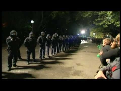 Youtube: Stuttgart21 - Agressiver Polizeieinsatz gegen den Bürger ( u.a. Kinder, Senioren, Frauen )