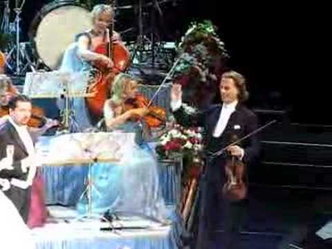 Youtube: Andre Rieu in Seattle - La Traviata