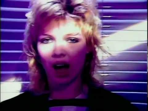 Youtube: Kim Wilde - Kids In America (Official Music Video)